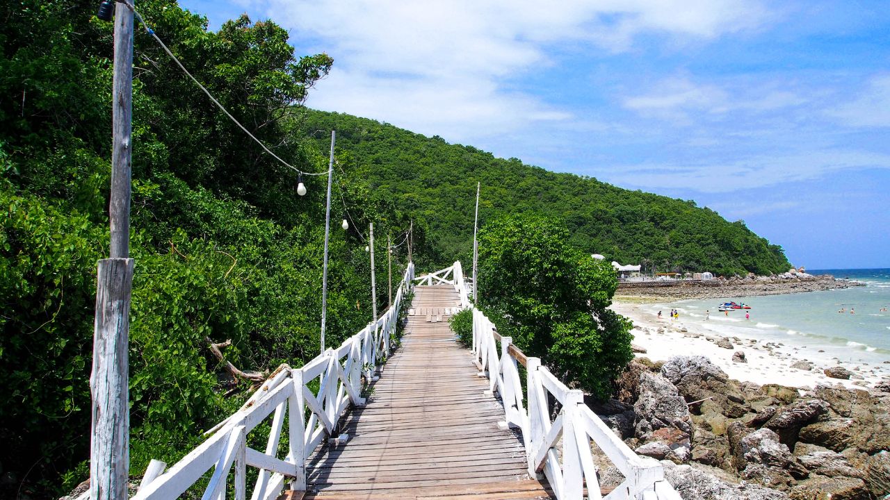 หาดสังวาลย์ 2 KohLarn.co 2024 09 18T195253.603