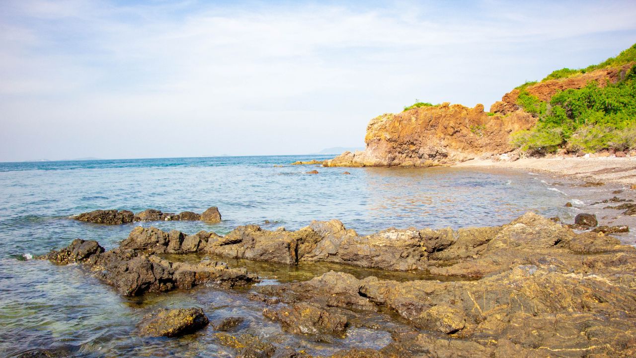 หาดกรวด 6 KohLarn.co 2024 11 11T162412.293