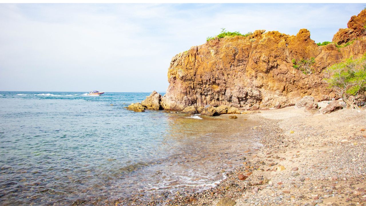 หาดกรวด 7 KohLarn.co 2024 11 11T162545.051