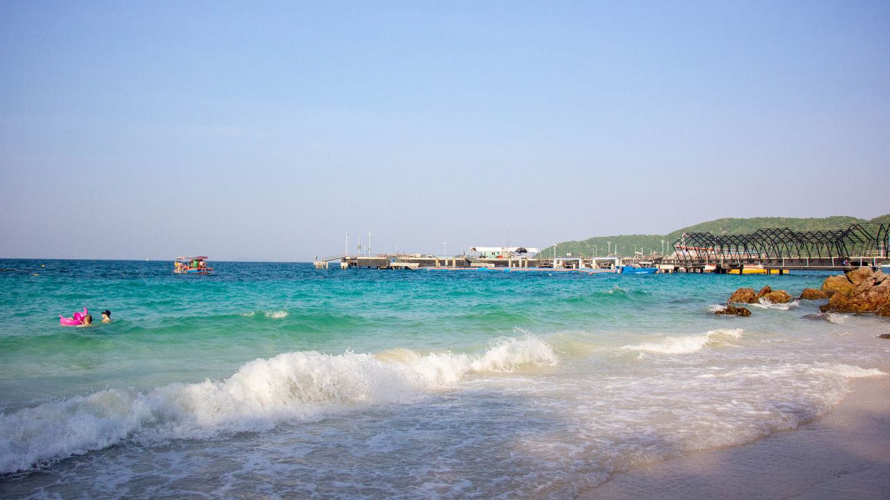 หาดสังวาลย์ 3 KohLarn.co 2024 11 14T134812.335
