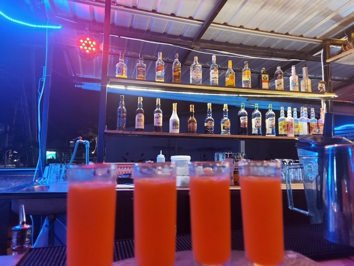 One More Bar เกาะล้าน 14 126348246 1731570240345891 1074319756151476437 n