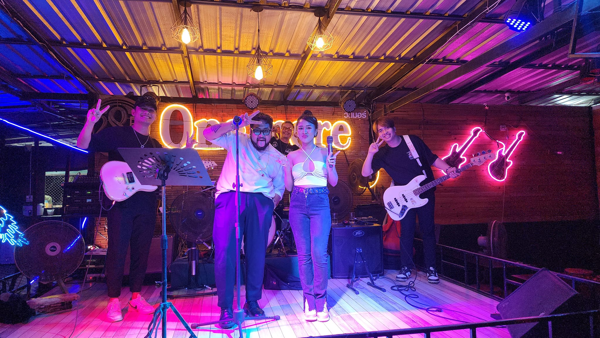 ดนตรีสดร้าน One-More Bar 458304798 1023879549744553 4039582868373643188 n