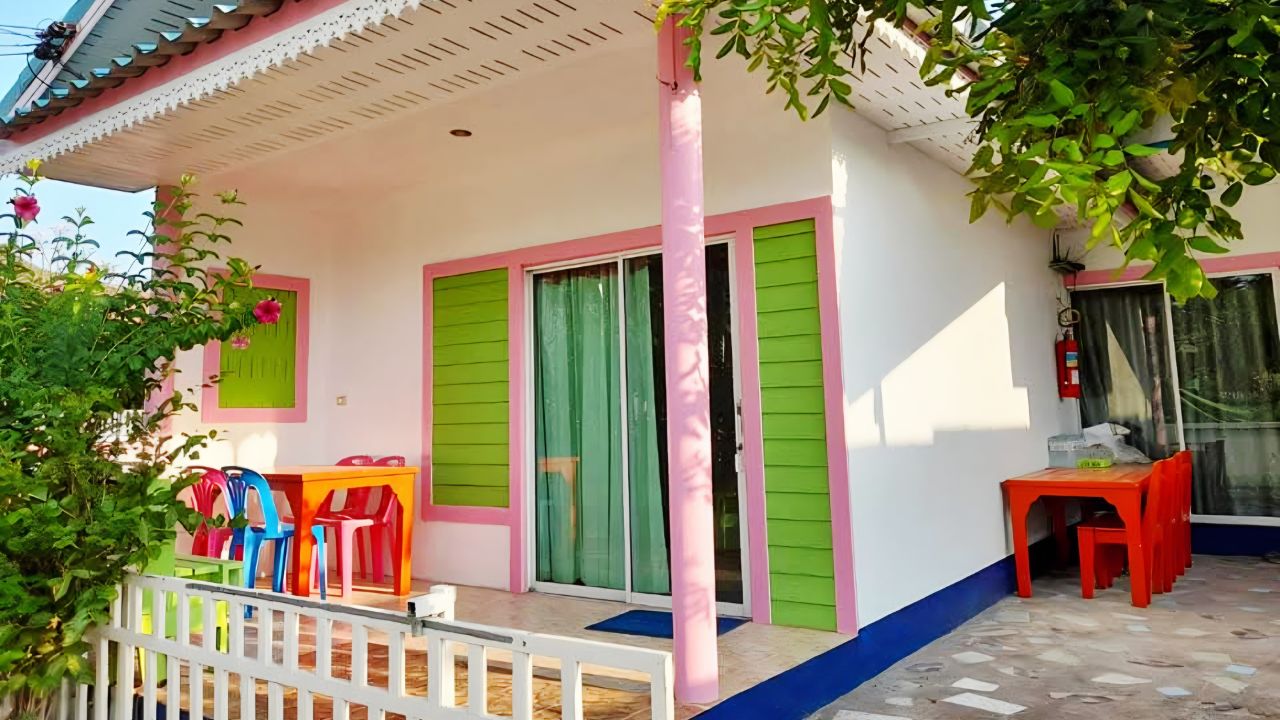 หน้าร้าน Coconut Cafe KohLarn.co 2025 06 08T222606.142