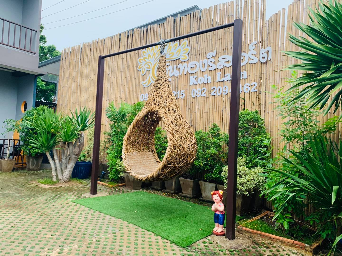 ที่นั่งริมหาดทองหลาง ร้าน Coconut Cafe 122410913 3428322423913437 5608837085623932208 n