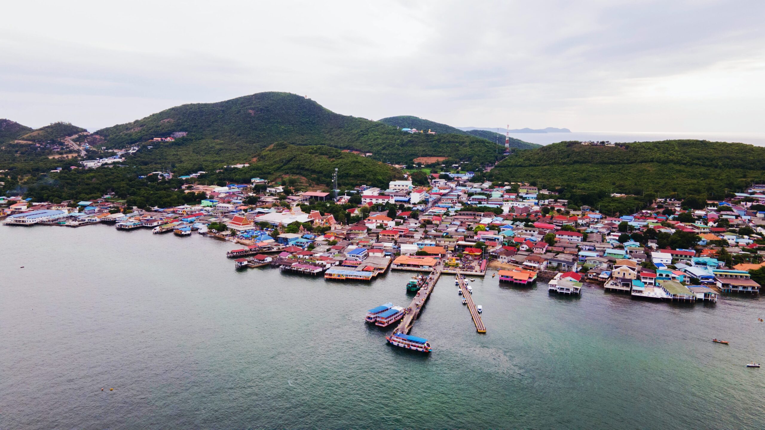 ที่นั่งในร้าน Coconut Cafe DJI 0057 1 scaled